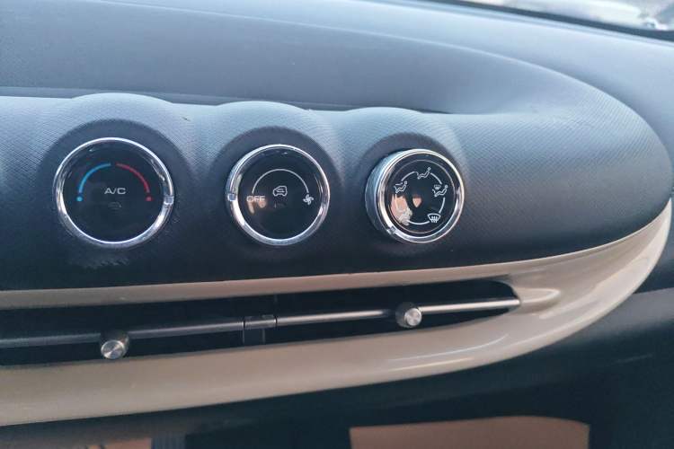Used Wuling Bingo 2023 203km Light Edition Audio And AC Panel
