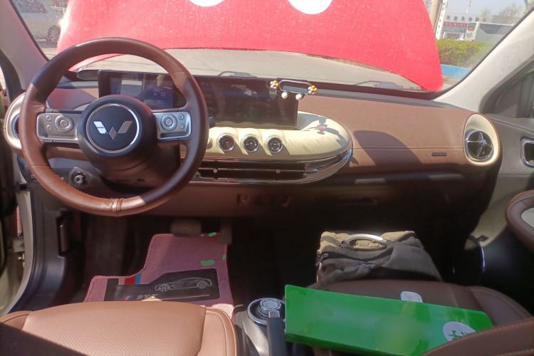 Used Wuling Bingo 2023 203km Comfort Edition Center Console