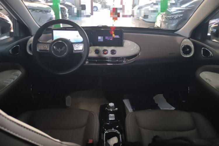 Used Wuling Bingo 2023 410 km Lingxi Deluxe Edition Center Console