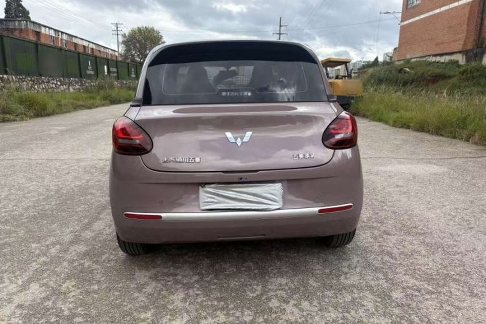 Used Wuling Bingo 2023 203km Light Edition Exterior 2