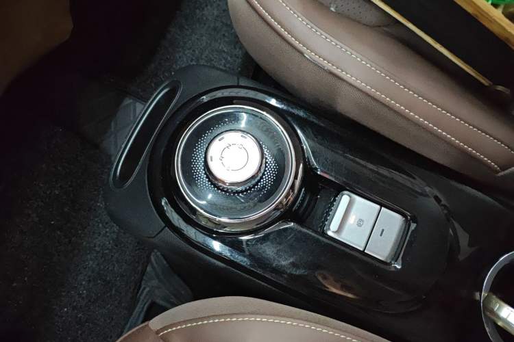 Used Wuling Bingo 2023 333 km Lingxi Connected Version Gear Lever