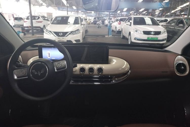 Used Wuling Bingo 2023 333 km Enjoyment Version Interior 1