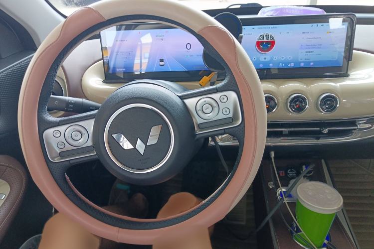 Used Wuling Bingo 2023 333 km Lingxi Connected Version Interior 2