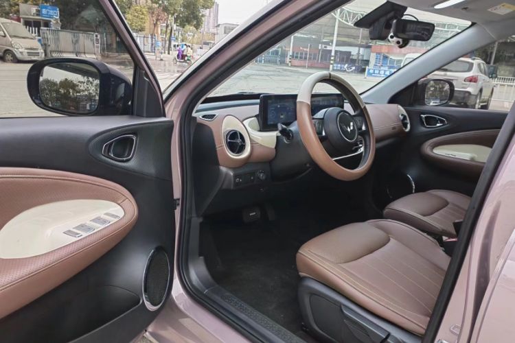 Used Wuling Bingo 2023 333 km Enjoyment Version Interior 2