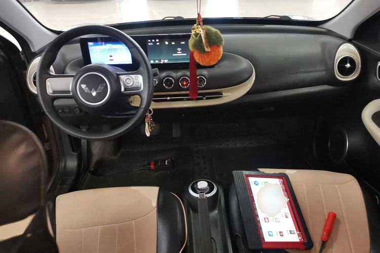Used Wuling Bingo 2023 203km Light Edition Interior 2