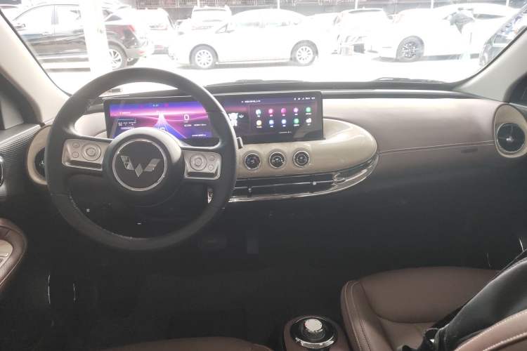 Used Wuling Bingo 2023 333 km Lingxi Connected Version Interior 2