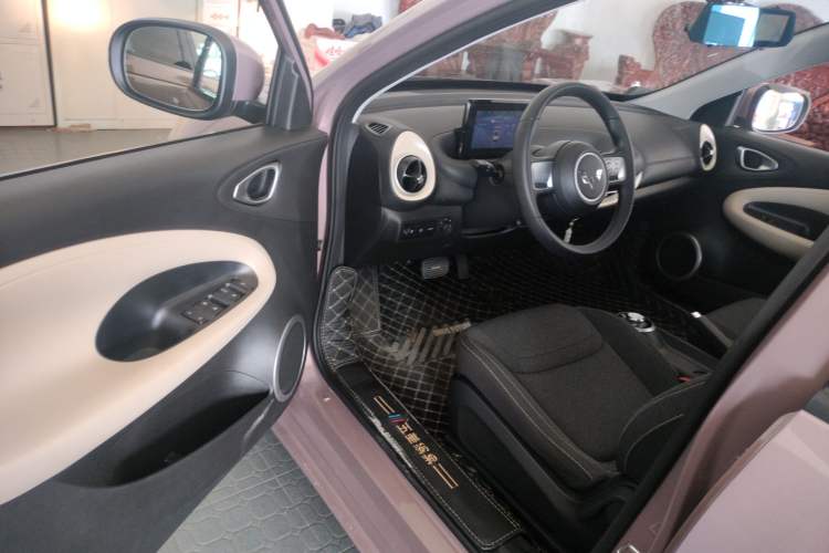 Used Wuling Bingo 2023 203km Light Edition Interior 3