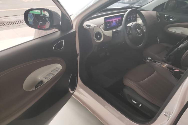 Used Wuling Bingo 2023 333 km Lingxi Connected Version Interior 3