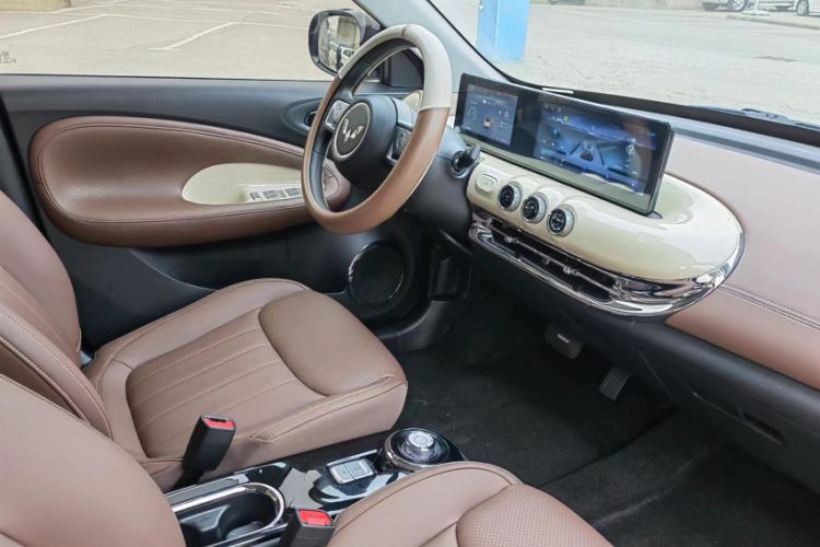 Used Wuling Bingo 2023 333 km Enjoyment Version Interior 4