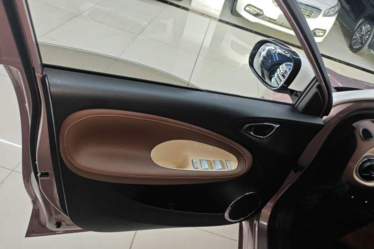 Used Wuling Bingo 2023 333 km Lingxi Connected Version Left Front Door Interior