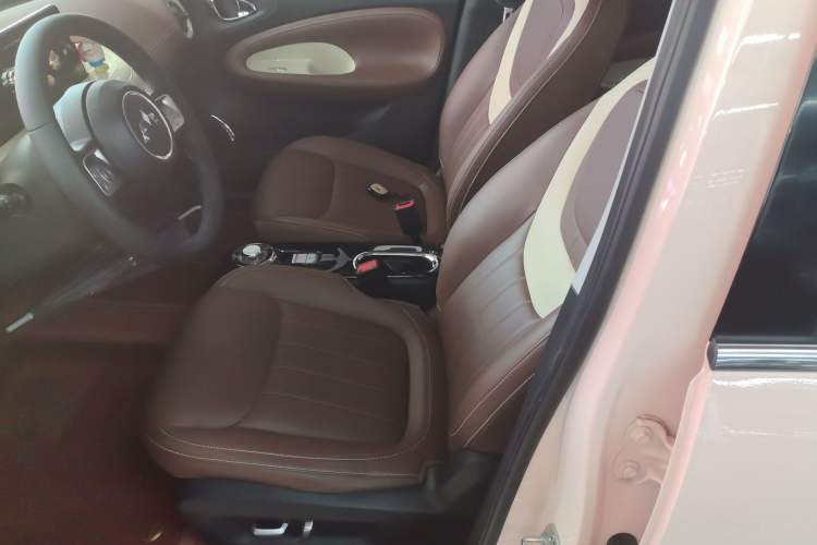 Used Wuling Bingo 2023 410 km Lingxi Deluxe Edition Left Front Seat