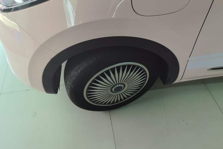 Used Wuling Bingo 2023 410 km Lingxi Deluxe Edition Left Front Wheel Hub