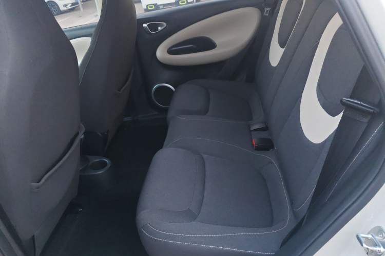 Used Wuling Bingo 2023 203km Light Edition Left Rear Seat