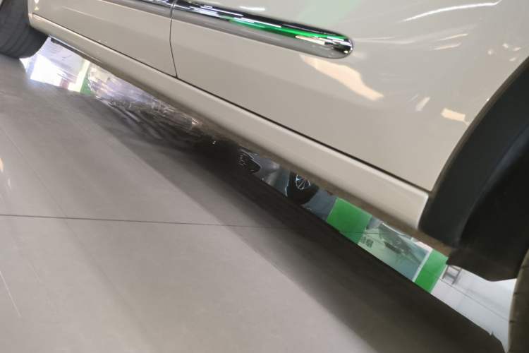 Used Wuling Bingo 2023 410 km Lingxi Deluxe Edition Left Side Sill