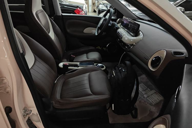 Used Wuling Bingo 2023 410 km Lingxi Deluxe Edition Right Front Seat