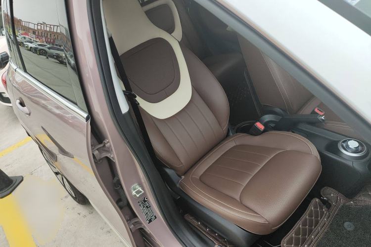 Used Wuling Bingo 2023 203km Comfort Edition Right Front Seat