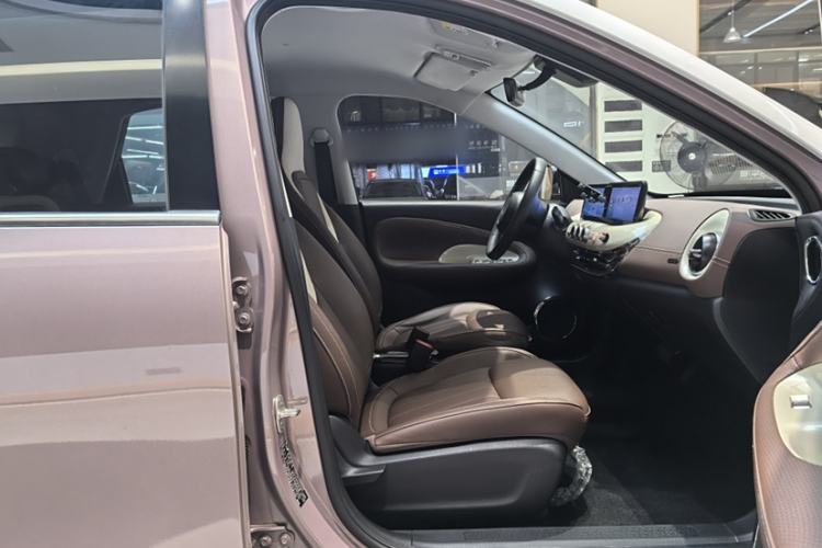Used Wuling Bingo 2023 333 km Lingxi Connected+ Version Right Front Seat