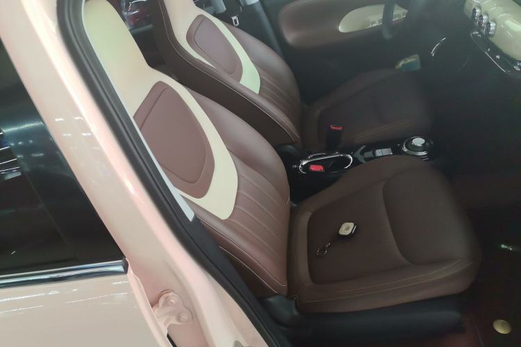 Used Wuling Bingo 2023 410 km Lingxi Deluxe Edition Right Front Seat