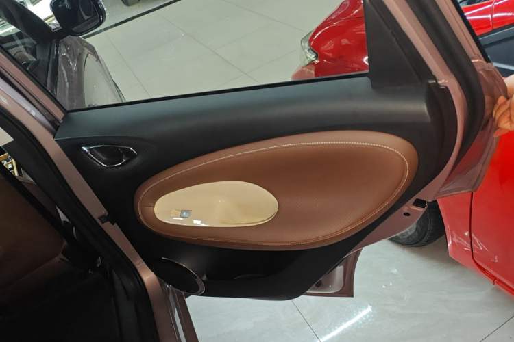 Used Wuling Bingo 2023 333 km Lingxi Connected Version Right Rear Door Interior