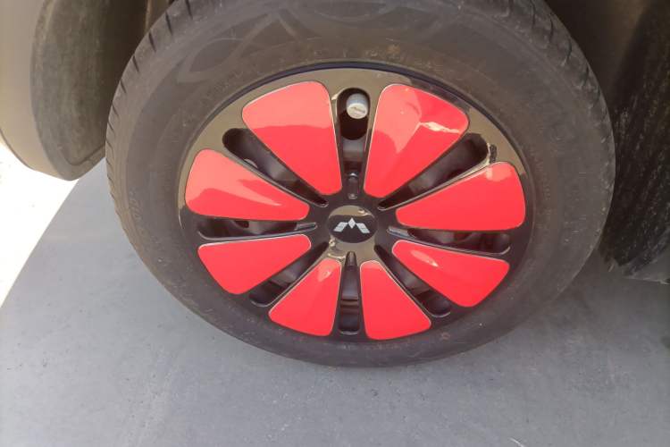 Used Wuling Bingo 2023 203km Comfort Edition Right Rear Wheel Hub