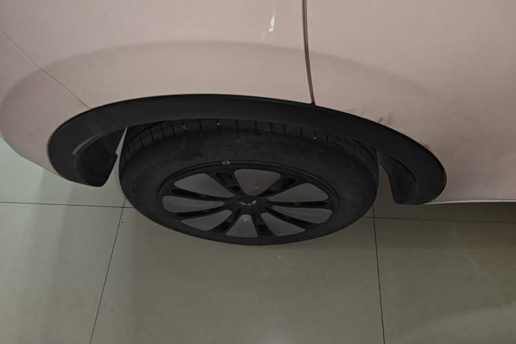 Used Wuling Bingo 2023 410 km Lingxi Deluxe Edition Right Rear Wheel Hub
