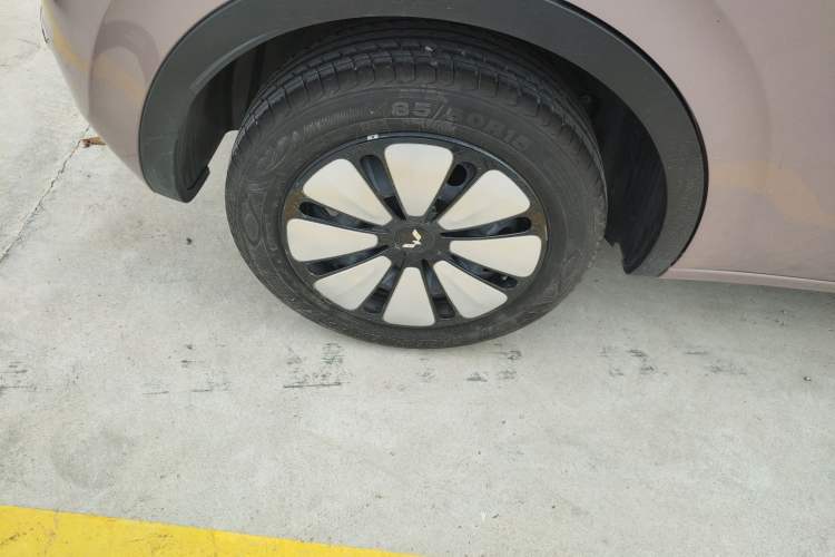 Used Wuling Bingo 2023 203km Comfort Edition Right Rear Wheel Hub
