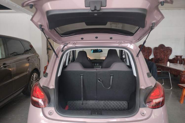 Used Wuling Bingo 2023 203km Light Edition Trunk