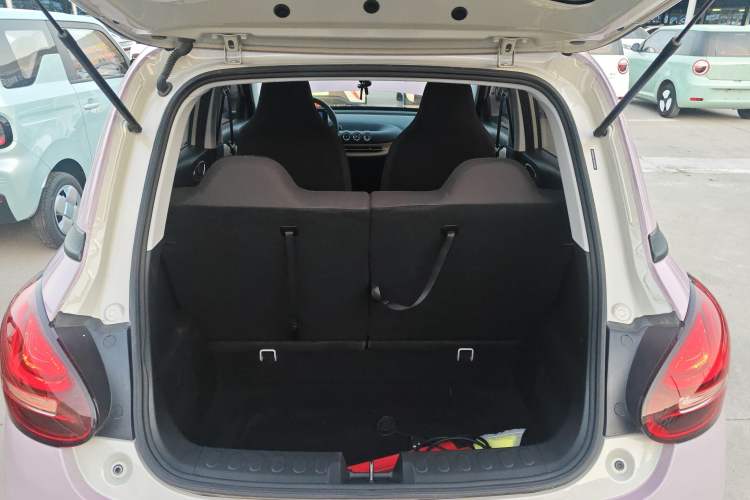 Used Wuling Bingo 2023 203km Light Edition Trunk