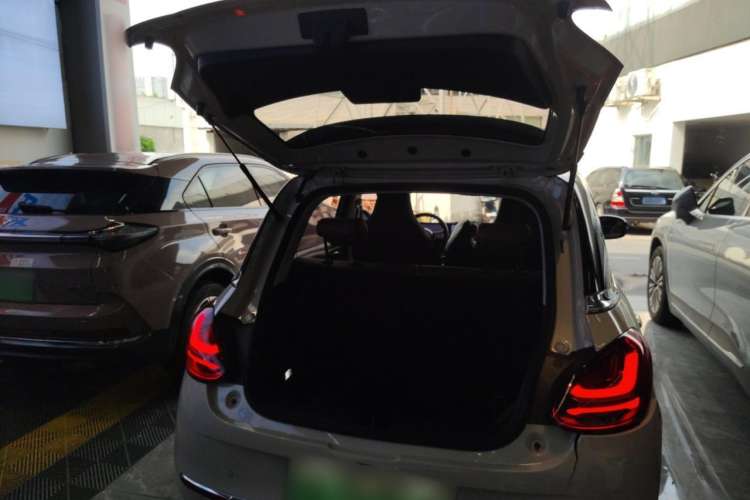 Used Wuling Bingo 2023 410 km Lingxi Deluxe Edition Trunk