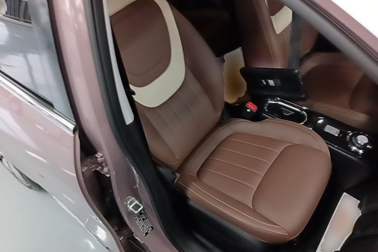 Used Wuling Bingo 2023 333 km Lingxi Connected Version Right Front Seat