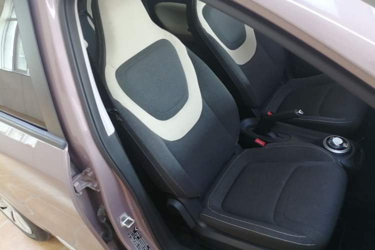 Used Wuling Bingo 2023 203km Light Edition Right Front Seat
