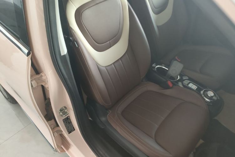Used Wuling Bingo 2023 410 km Lingxi Deluxe Edition Right Front Seat