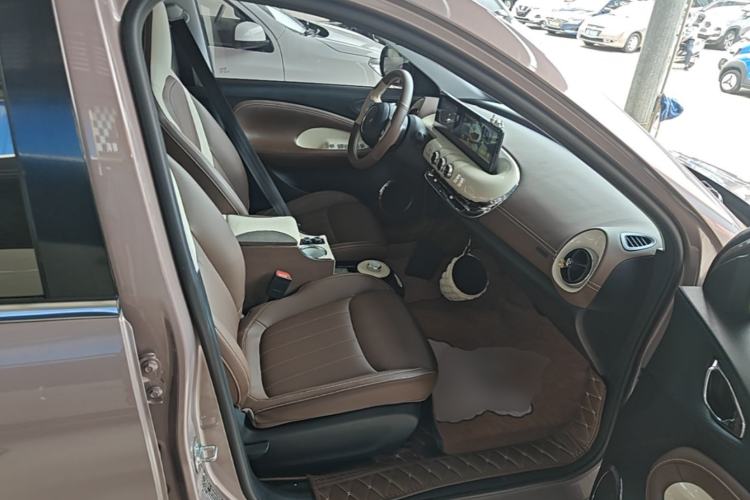 Used Wuling Bingo 2023 333 km Enjoyment Version Right Front Seat