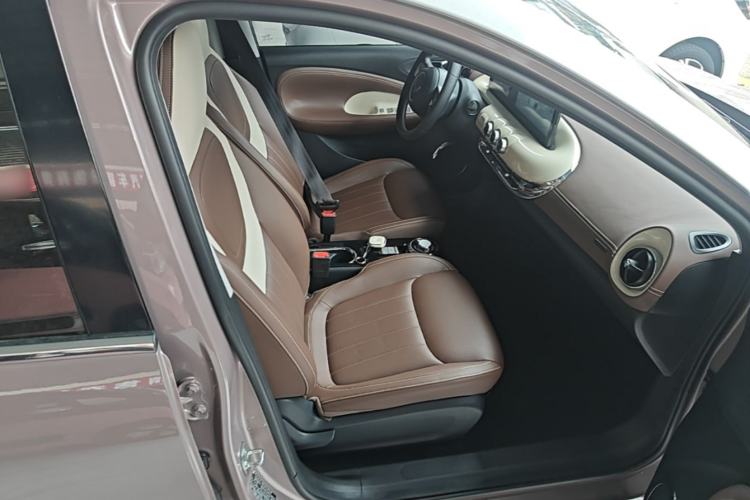 Used Wuling Bingo 2023 333 km Enjoyment Version Right Front Seat