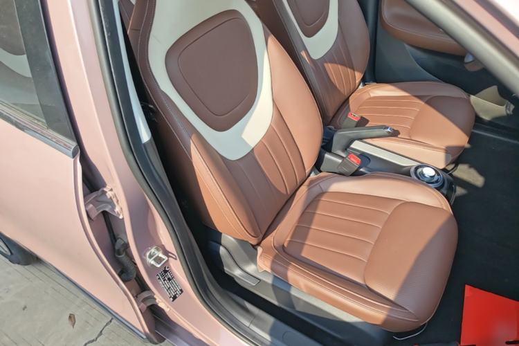 Used Wuling Bingo 2023 203km Comfort Edition Right Front Seat