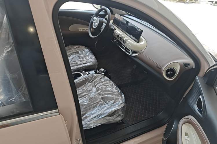 Used Wuling Bingo 2023 410 km Lingxi Deluxe Edition Right Front Seat