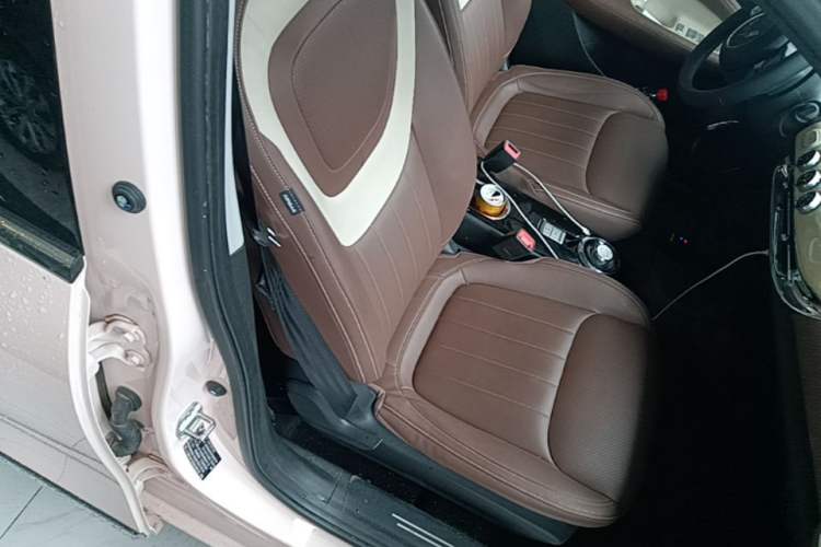 Used Wuling Bingo 2023 410 km Lingxi Deluxe Edition Right Front Seat