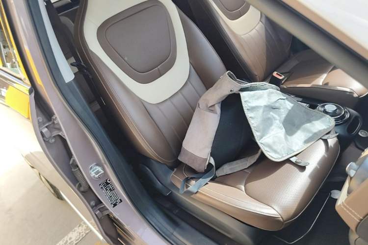 Used Wuling Bingo 2023 333 km Lingxi Connected Version Right Front Seat