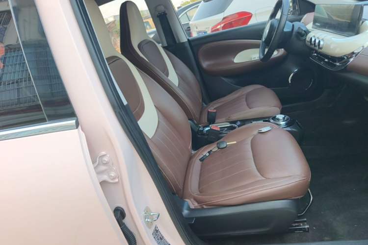 Used Wuling Bingo 2023 410 km Lingxi Deluxe Edition Right Front Seat