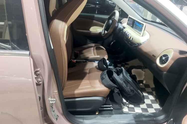Used Wuling Bingo 2023 333 km Enjoyment Version Right Front Seat