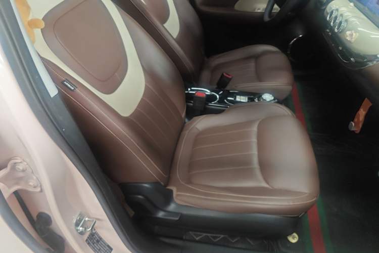 Used Wuling Bingo 2023 410 km Lingxi Deluxe Edition Right Front Seat