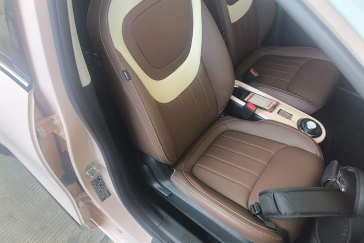 Used Wuling Bingo 2023 410 km Lingxi Deluxe Edition Right Front Seat