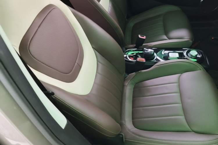 Used Wuling Bingo 2023 333 km Lingxi Connected Version Right Front Seat