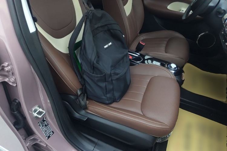 Used Wuling Bingo 2023 333 km Lingxi Connected+ Version Right Front Seat