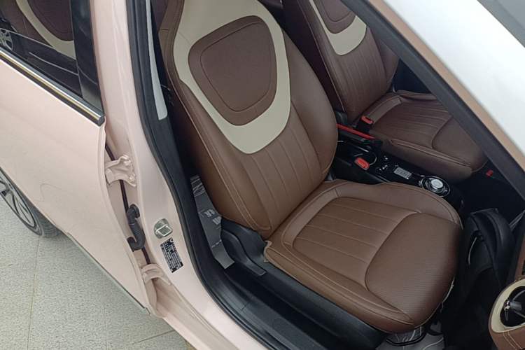 Used Wuling Bingo 2023 333 km Lingxi Connected+ Version Right Front Seat