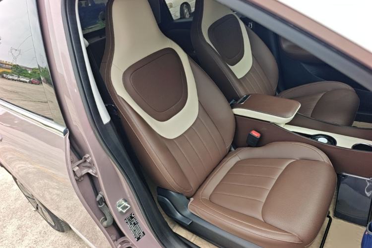 Used Wuling Bingo 2023 333 km Lingxi Connected+ Version Right Front Seat