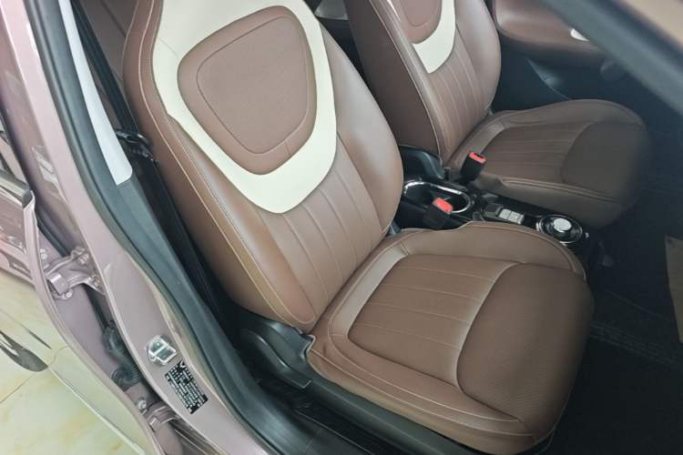 Used Wuling Bingo 2023 333 km Lingxi Connected Version Right Front Seat