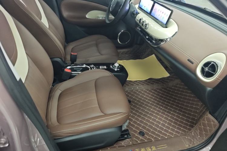 Used Wuling Bingo 2023 333 km Lingxi Connected+ Version Right Front Seat