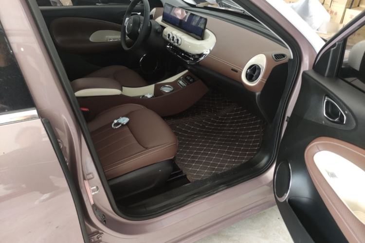 Used Wuling Bingo 2023 333 km Lingxi Connected+ Version Right Front Seat