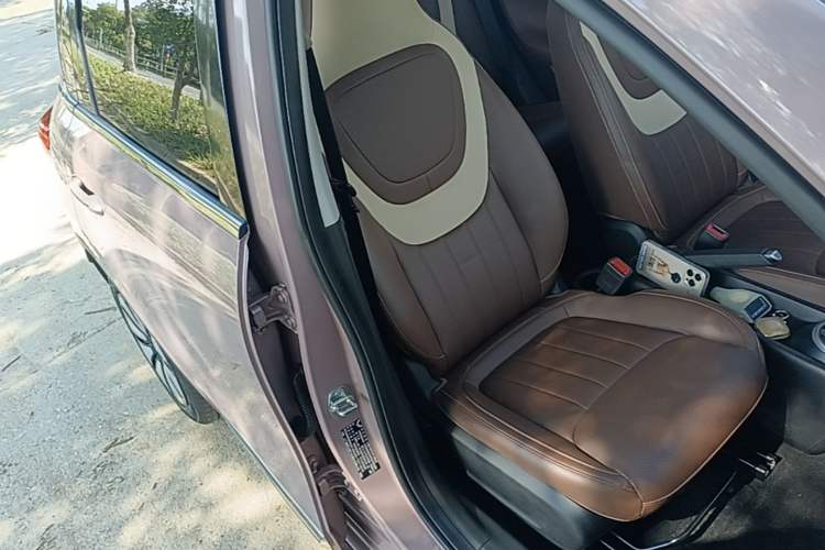 Used Wuling Bingo 2023 203km Comfort Edition Right Front Seat